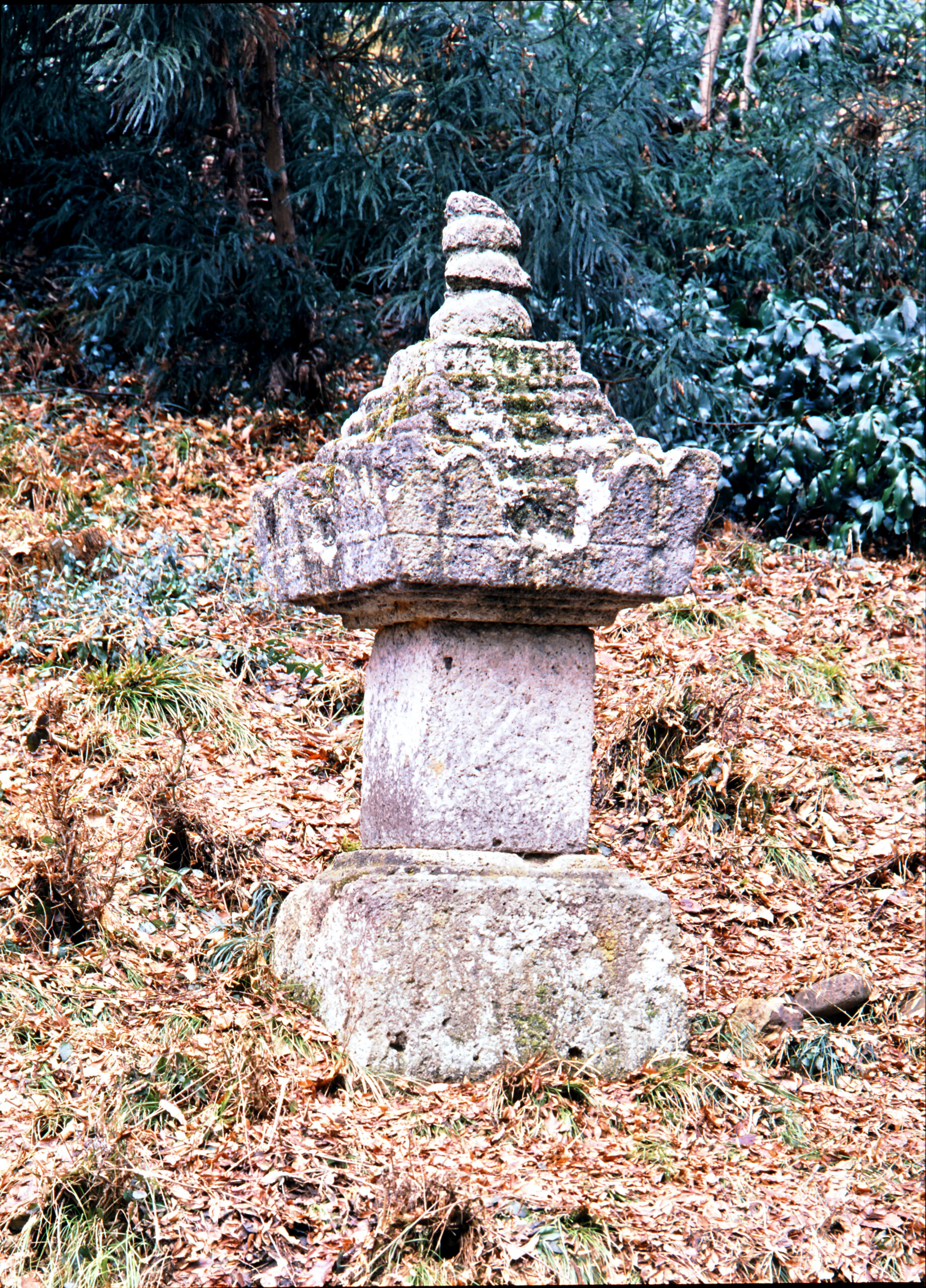 風立寺宝篋印塔