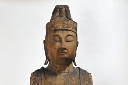 木造観世音菩薩立像